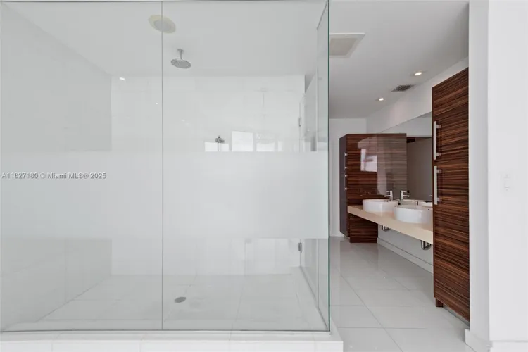 Paramount Bay #2601 image #22