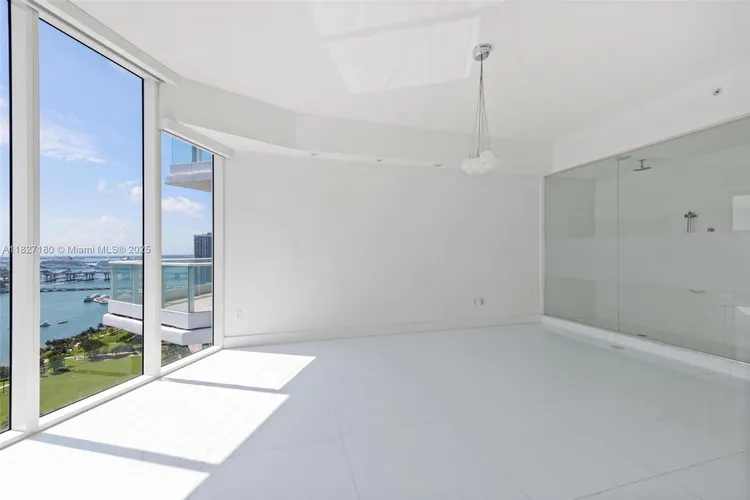 Paramount Bay #2601 image #25