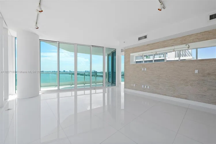 Paramount Bay #2601 image #26