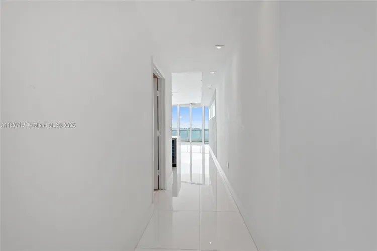 Paramount Bay #2601 image #29