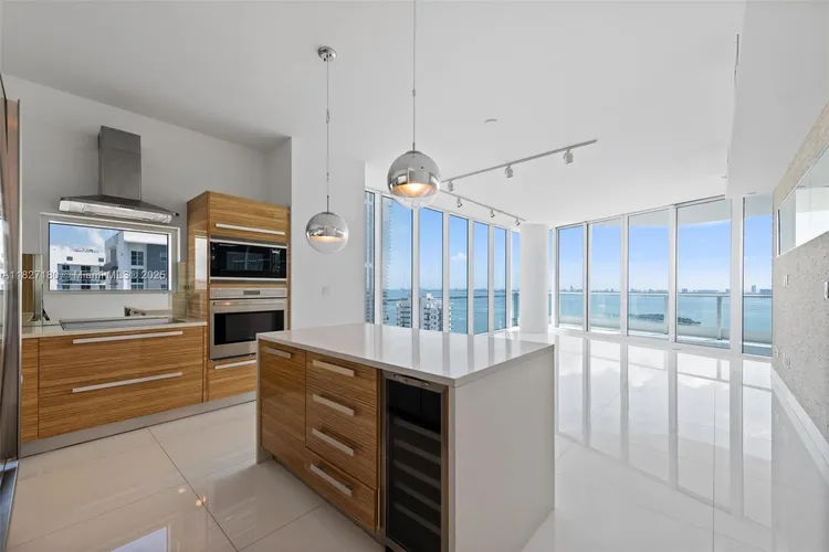 Paramount Bay #2601 image #6