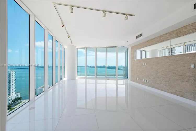 Paramount Bay #2601 image #9