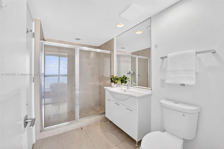 Icon Brickell II #3901 image #37