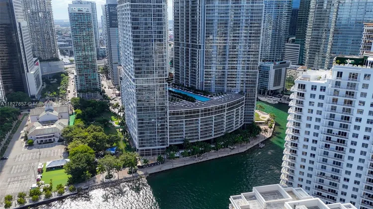 Icon Brickell II #3901 image #47