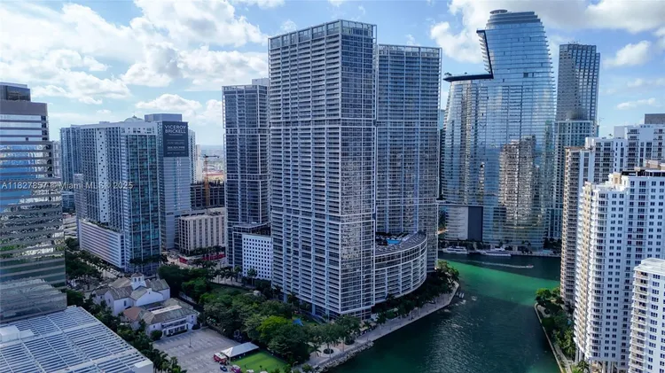 Icon Brickell II #3901 image #49