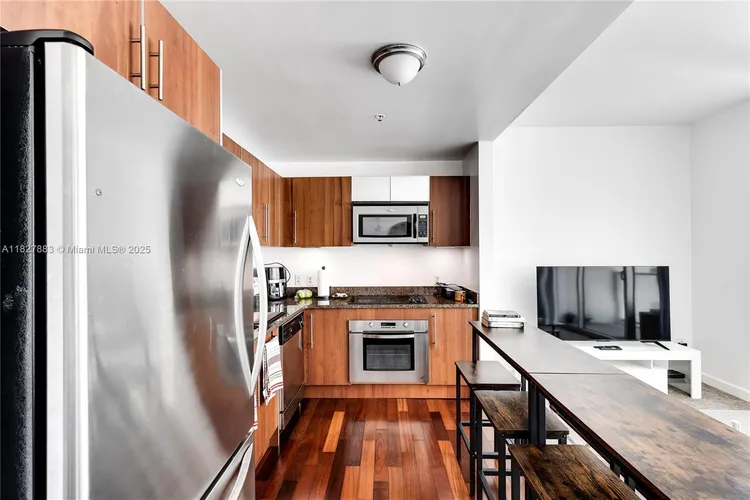 Met1 #T-1403 image #10