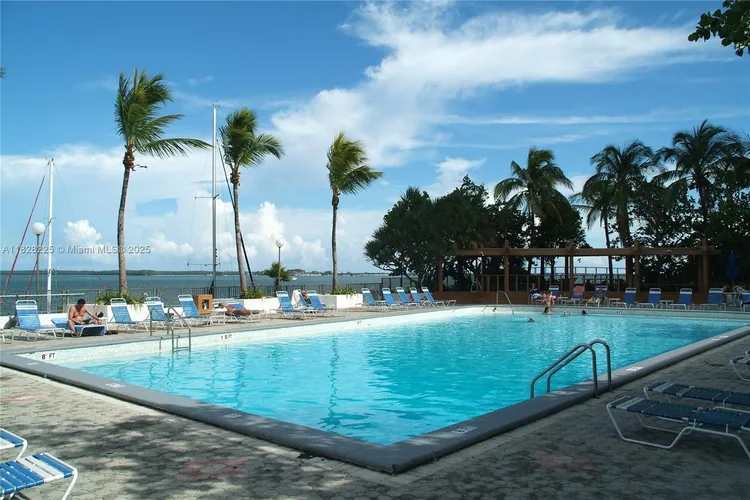 Four Ambassadors #1548 image #31