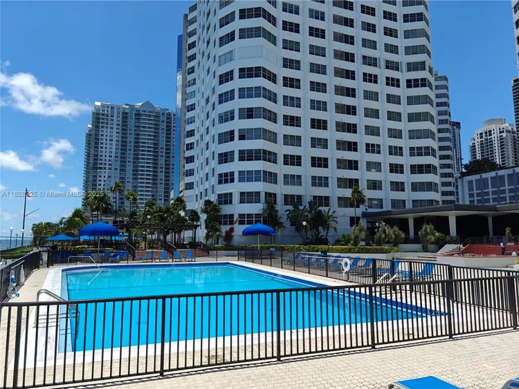 Four Ambassadors #1548 image #34