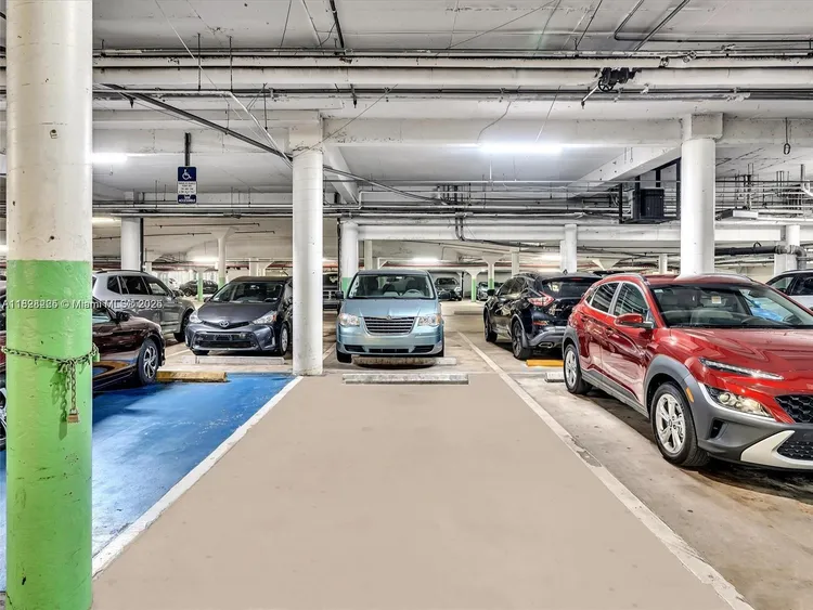 Four Ambassadors #1548 image #41