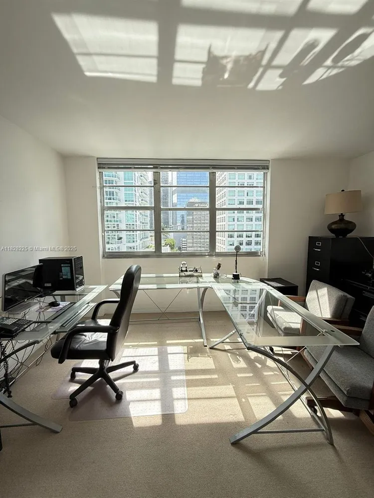 Four Ambassadors #1548 image #9