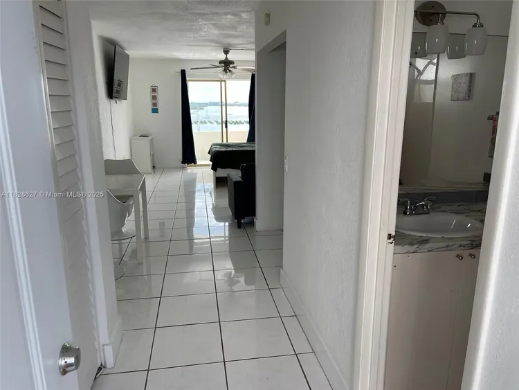 Bayshore Yacht Tennis Club #509 image #13