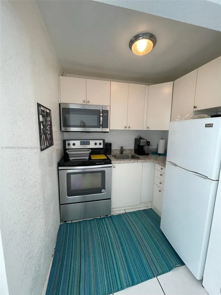 Bayshore Yacht Tennis Club #509 image #8