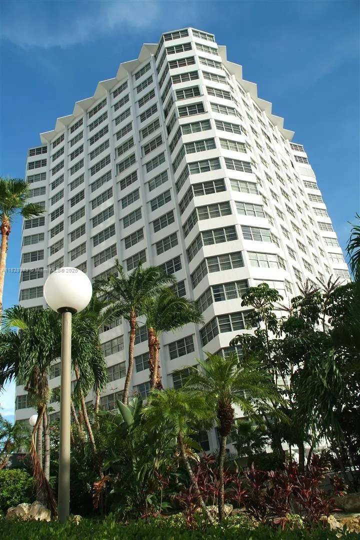 Four Ambassadors #1549 image #15