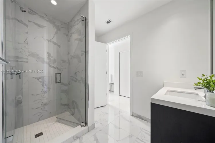 Paramount Miami Worldcenter #3201 image #12