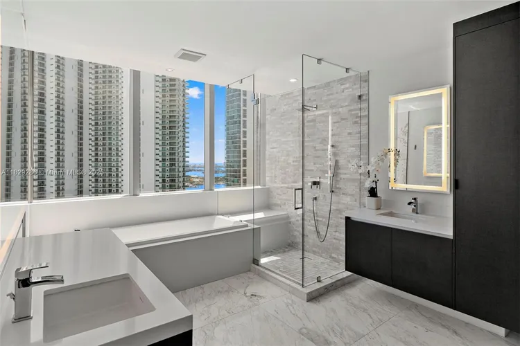 Paramount Miami Worldcenter #3201 image #16