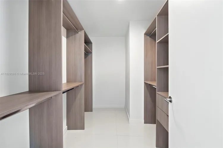 Paramount Miami Worldcenter #3201 image #17