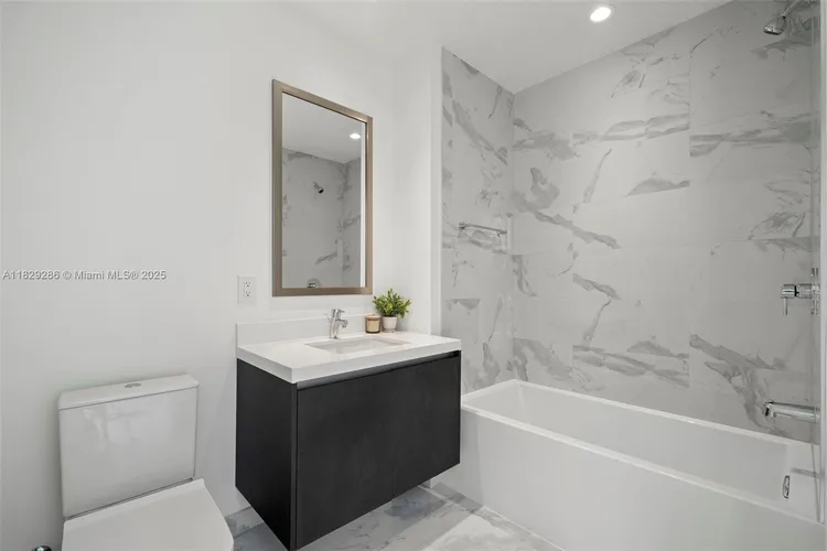 Paramount Miami Worldcenter #3201 image #19