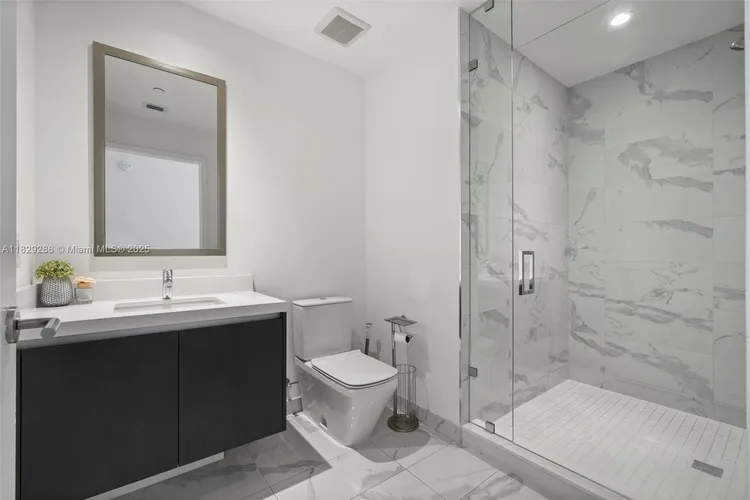 Paramount Miami Worldcenter #3201 image #22