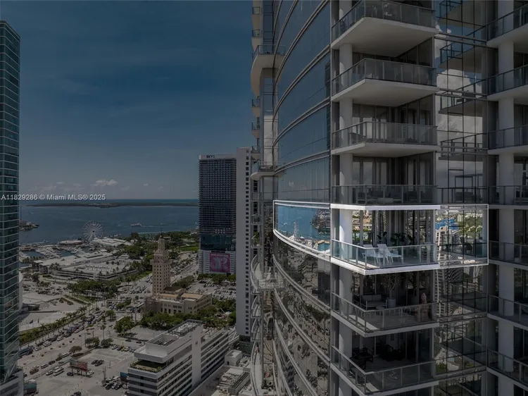 Paramount Miami Worldcenter #3201 image #25