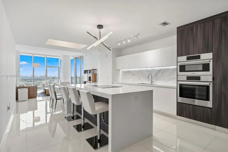 Paramount Miami Worldcenter #3201 image #6