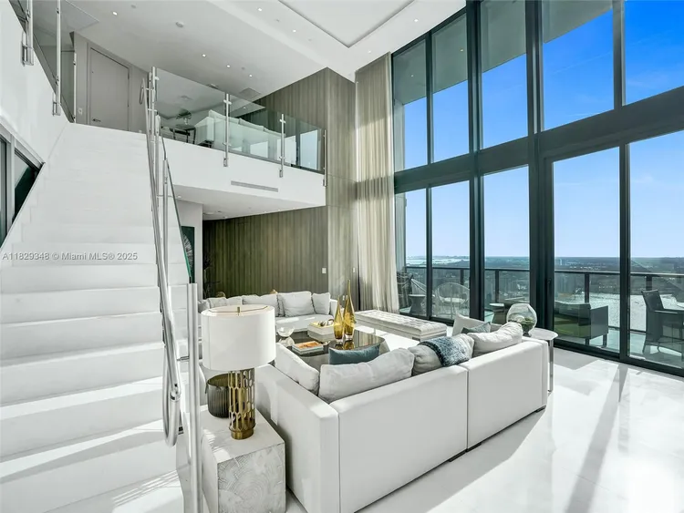 Porsche Design Tower #4403 image #10