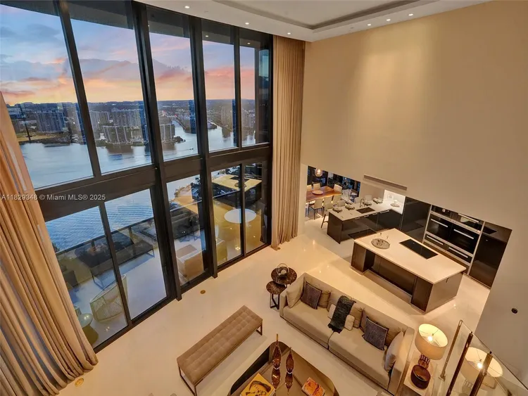 Porsche Design Tower #4403 image #11