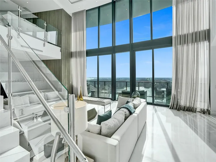 Porsche Design Tower #4403 image #12