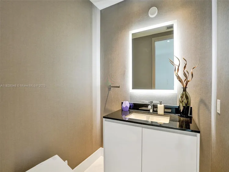 Porsche Design Tower #4403 image #13