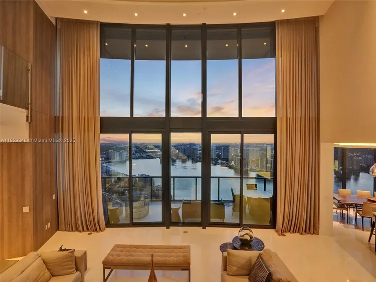 Porsche Design Tower #4403 image #25