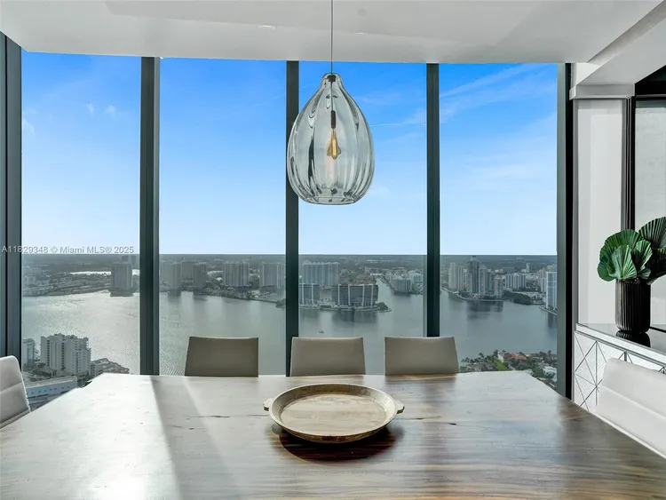 Porsche Design Tower #4403 image #26