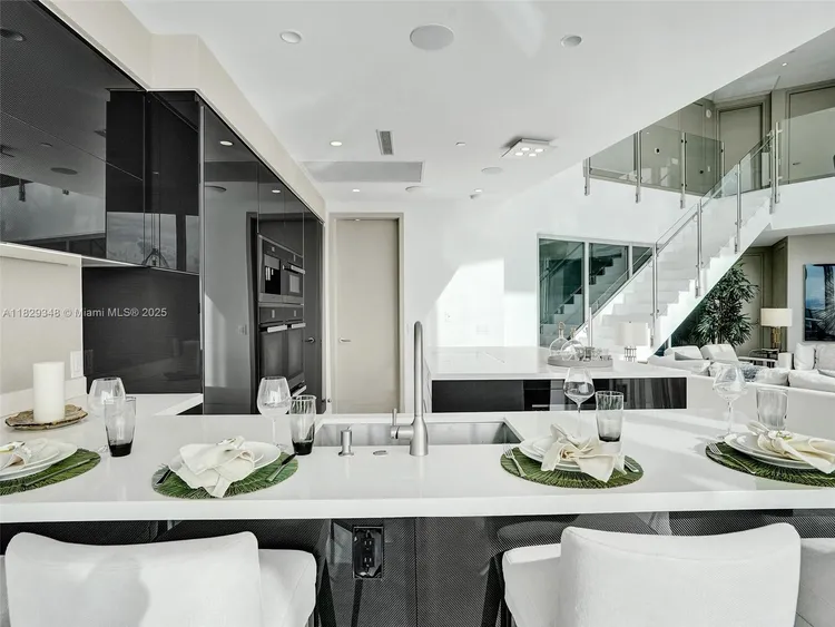 Porsche Design Tower #4403 image #27