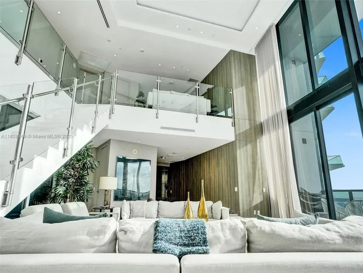 Porsche Design Tower #4403 image #28