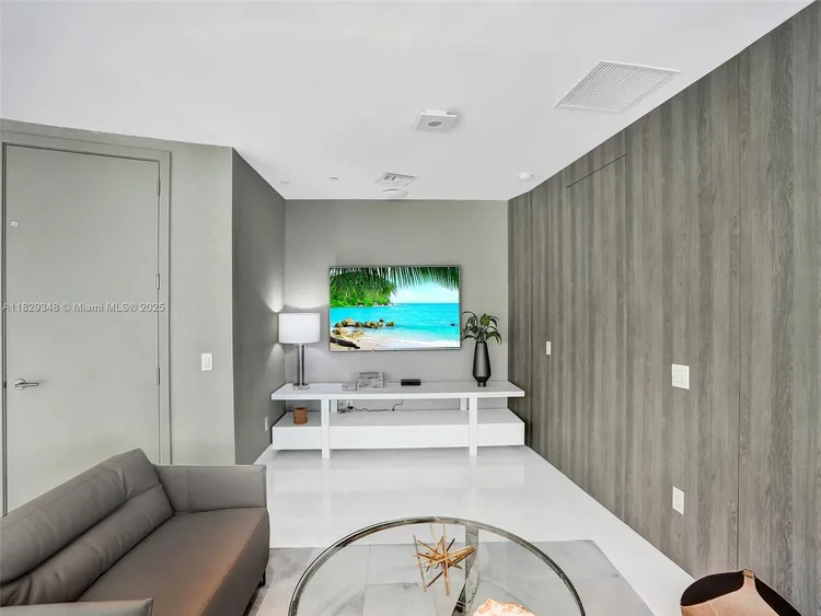 Porsche Design Tower #4403 image #33