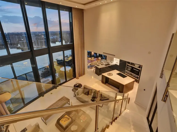 Porsche Design Tower #4403 image #35