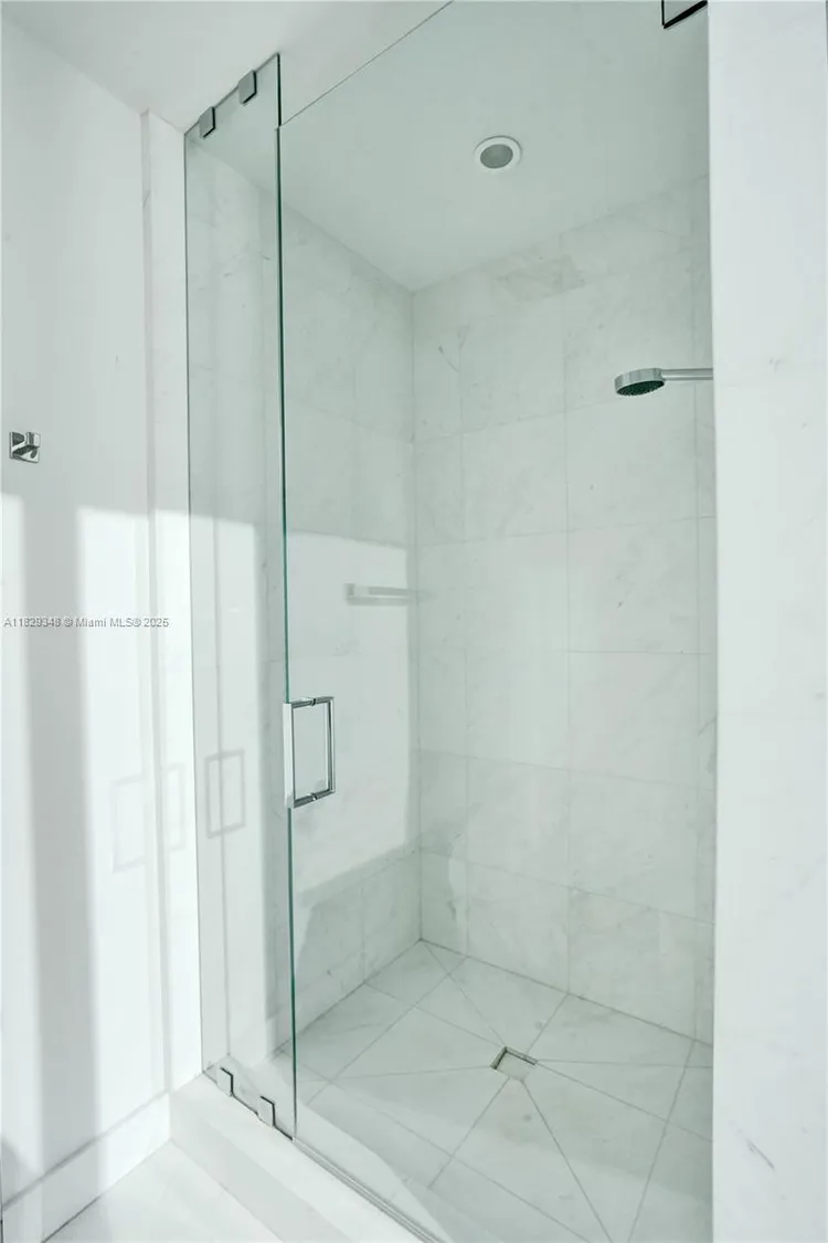 Porsche Design Tower #4403 image #45