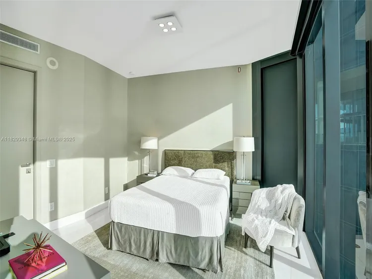 Porsche Design Tower #4403 image #65