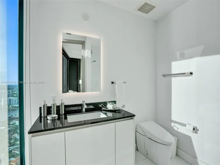 Porsche Design Tower #4403 image #66