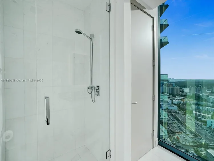 Porsche Design Tower #4403 image #67