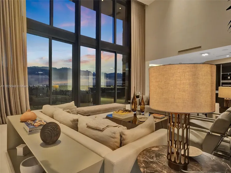 Porsche Design Tower #4403 image #88