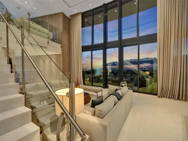 Porsche Design Tower #4403 image #90