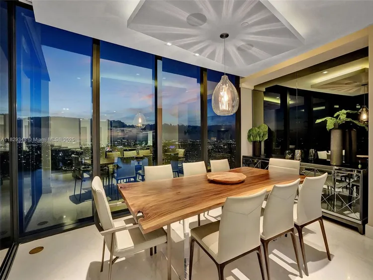 Porsche Design Tower #4403 image #95