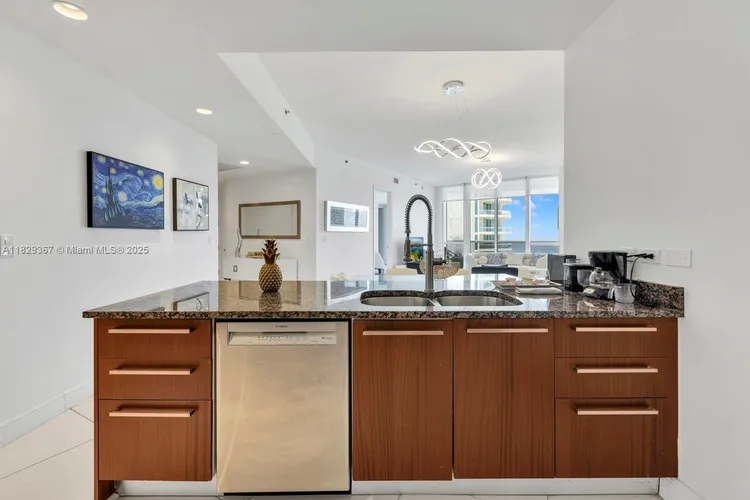 Trump Tower 1 #1903 image #11