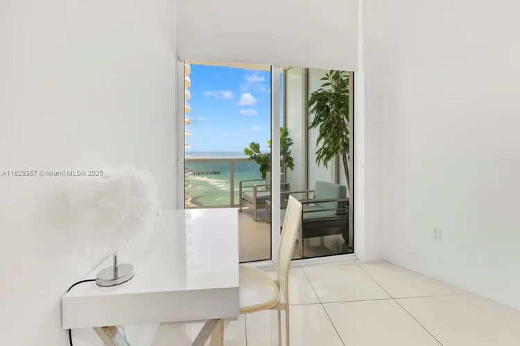 Trump Tower 1 #1903 image #23