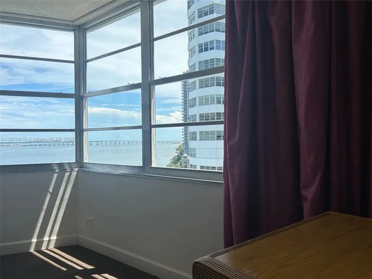 Four Ambassadors #1167 image #11