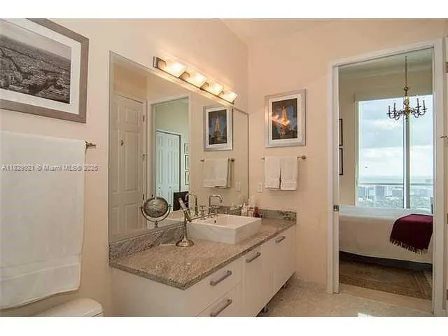 Latitude #4404 image #8