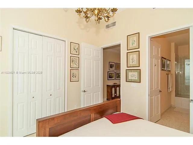 Latitude #4404 image #9