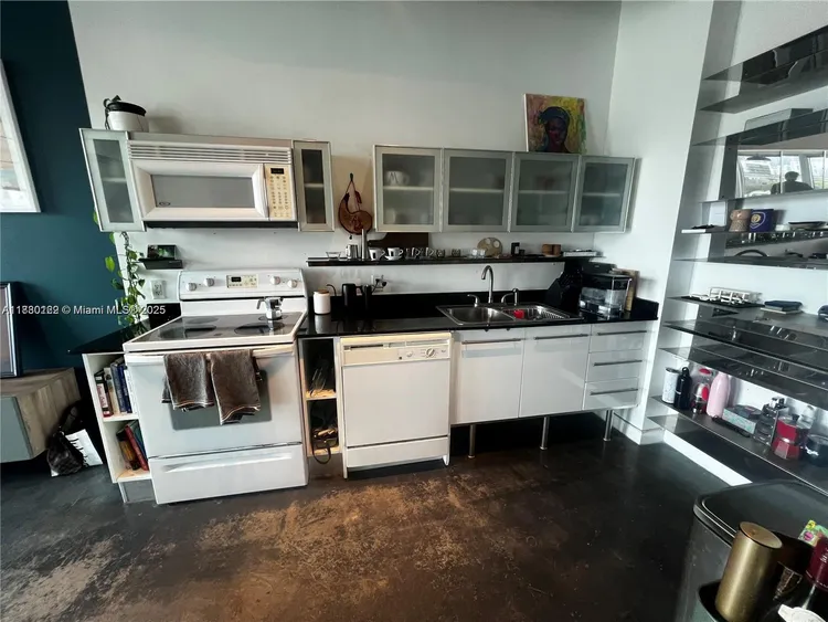 Neo Lofts #812 image #19