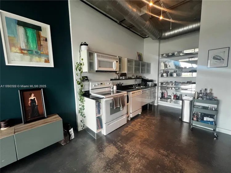 Neo Lofts #812 image #22