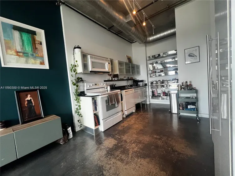 Neo Lofts #812 image #23