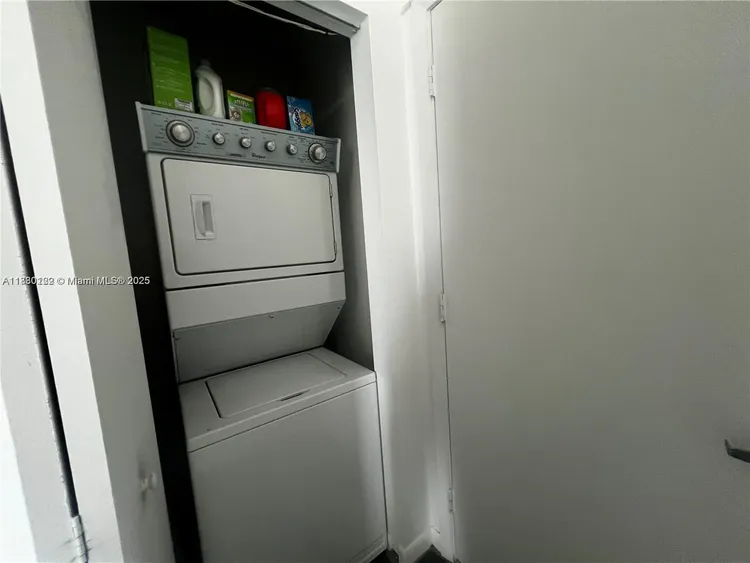 Neo Lofts #812 image #27